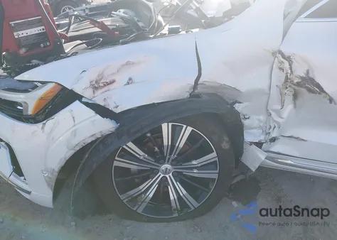 2022 Volvo Xc60 B5 Inscription z USA, uszkodzony, nr VIN YV4L12DL5N1905486